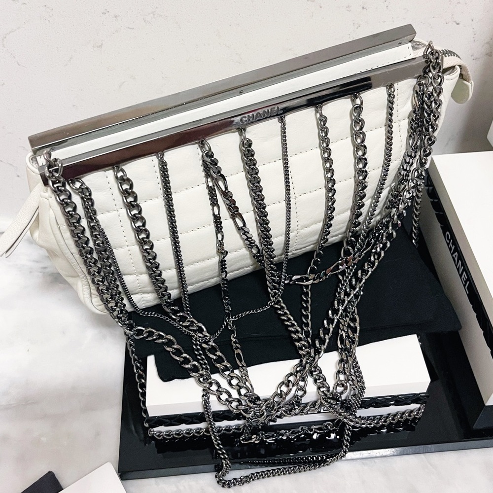 Authentic CHANEL 🦄🦄 Limited Edition RARE Multi Dripping Chains Bag / Clutch - Picture 15 of 16